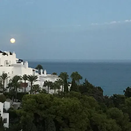 The Oasis * Τορρεμολίνος